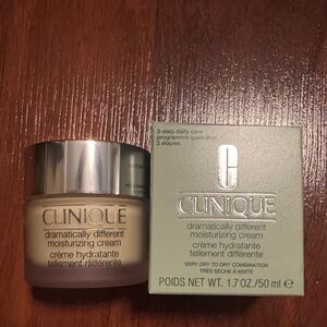 Clinique Dramatically different moisturizing cream 50ml